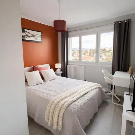 M049 Grand Joli T4 A Apartment