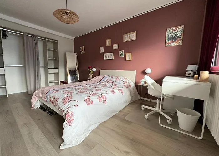 M049 Marquer Grand Joli T4 A Apartment *